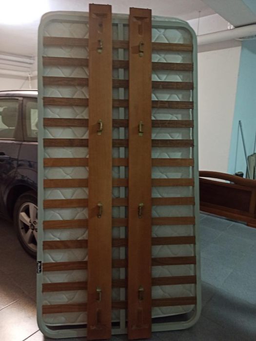 Cama e Colchão de Solteiro