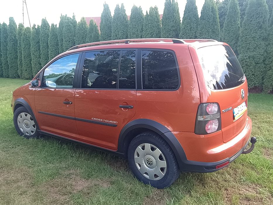 VW cross touran.
