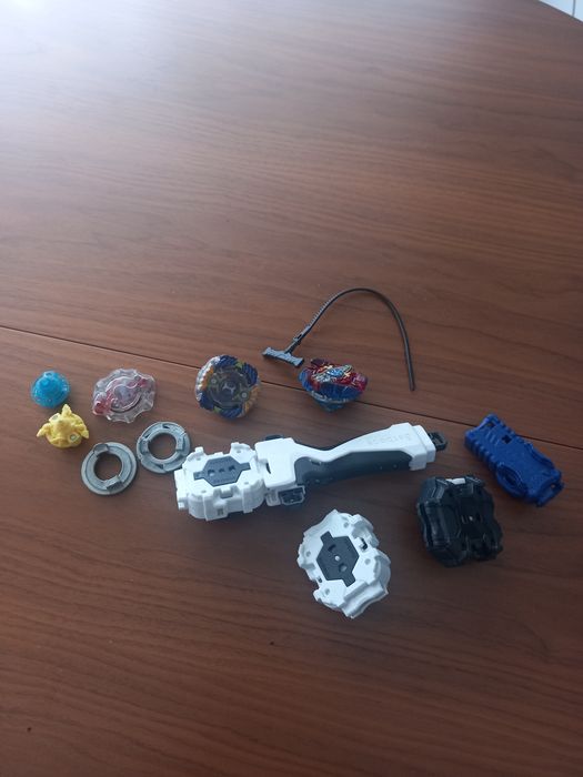 beyblades variados