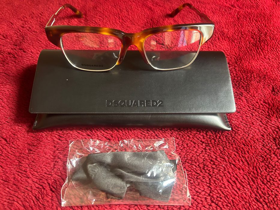 Armação de óculos da Dsquared2 novos.