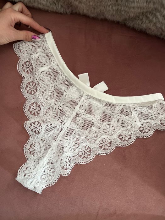 Wyjątkowe białe ecru figi majteczki xs s koronka