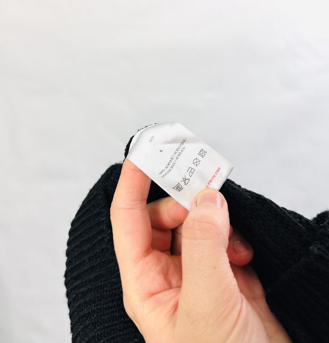 Czarny sweter kopertowy z dekoltem V L 40