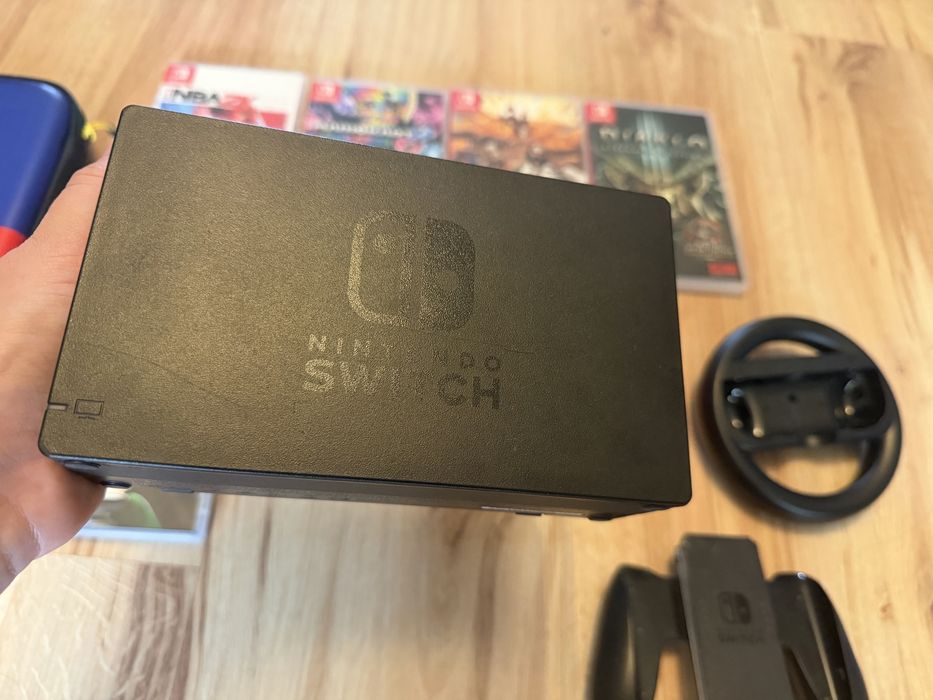 Nintendo switch wraz z akcesoriami i grami