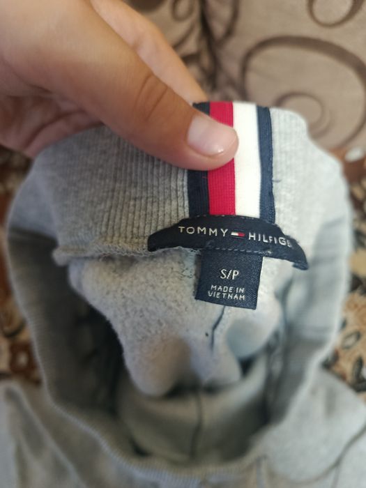 Оригінальні спортивні штани Tommy Hilfiger (розмір S)