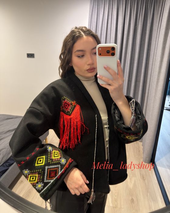 Розкішний вишитий піджак,накидка, манішка