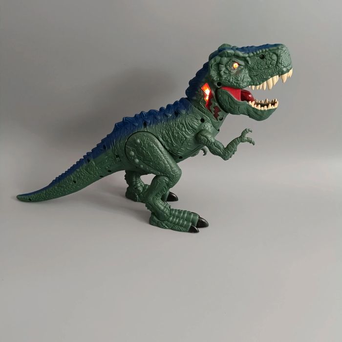 Dinozaur duży chodzi wydaje dźwięki