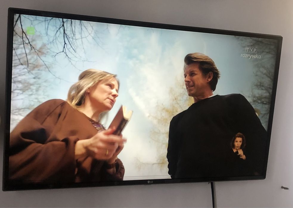 TV 43 UJ6307 - ZA