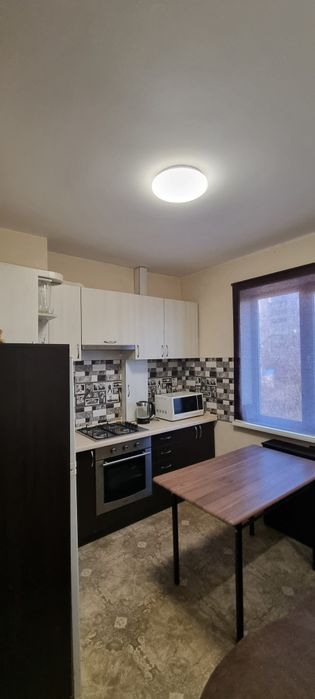 Оренда квартиру на Таврійсткому . Третій поверх .