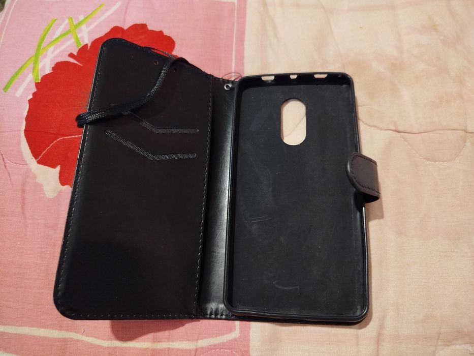 Продам чехол книжку на смартфон Xiaomi Redmi Note 4