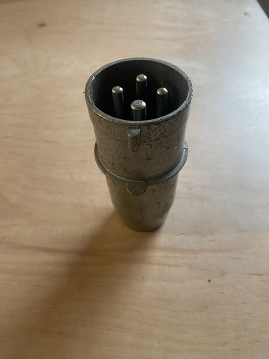 Wtyczka silowa aluminiowa 32A 380V z bolcem okrągłym 4p