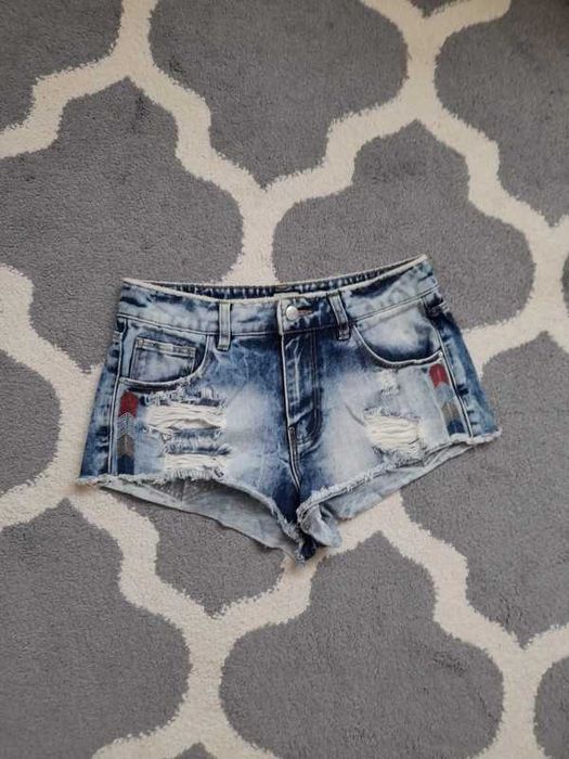 Sexi krótkie jeansowe spodenki Pull&Bear rozm 32