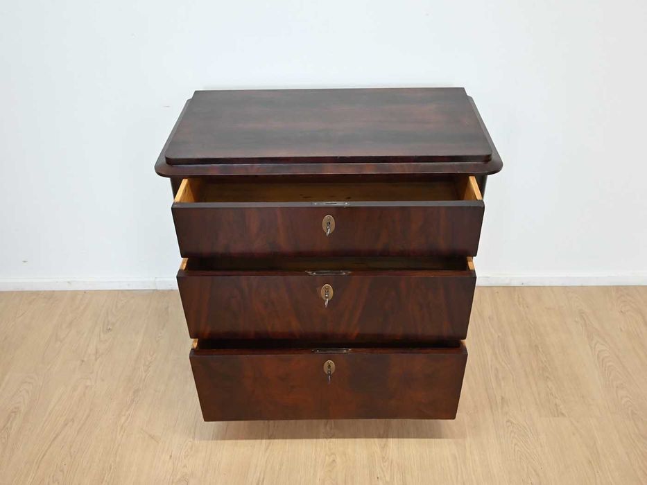 mahoniowa komoda z 1880 roku 122305