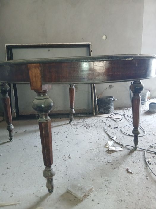 Mesa de sala para restaurar