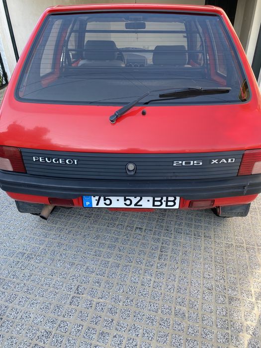 Peugeot 205 XAD_Vermelho