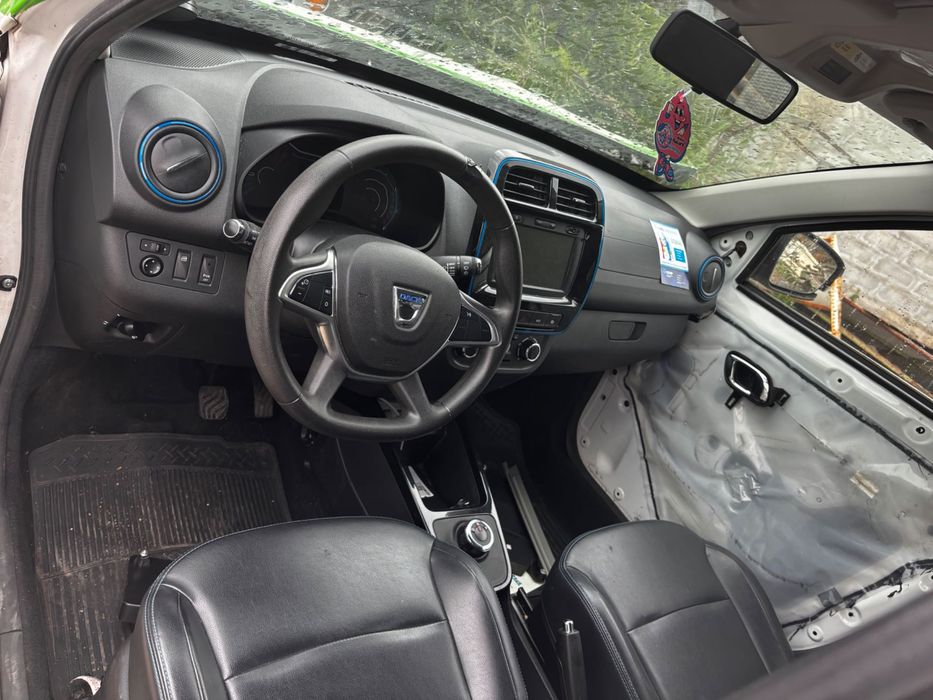 Dacia spring avariado