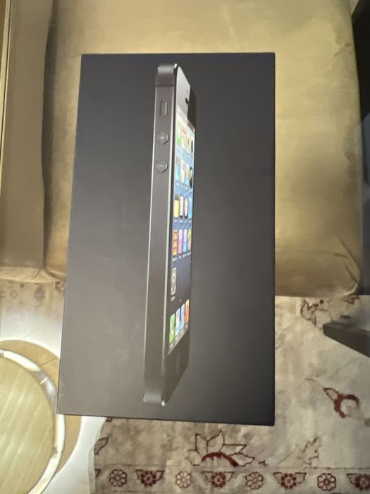 Empty iPhone Boxes63824709461121121