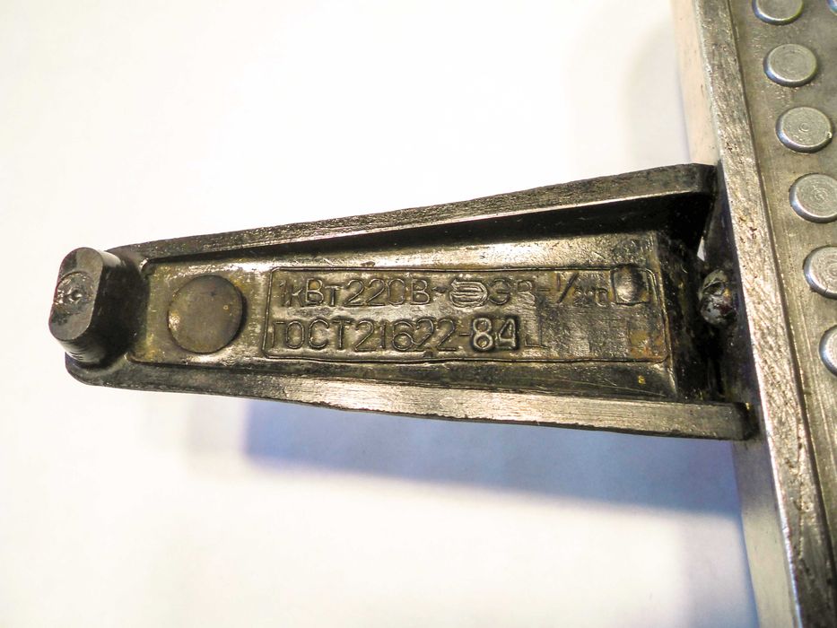 Электровафельница Ласунка ЕВ-1220