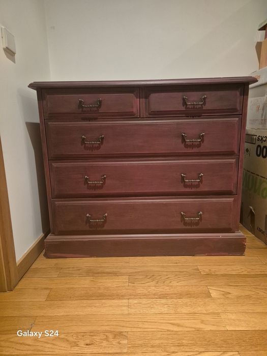 Vendo cómoda 3 gavetas grandes e 2 pequenas