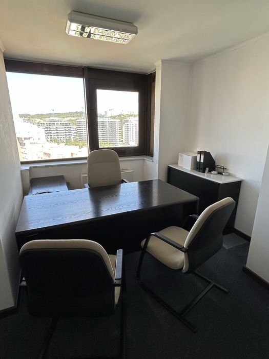 Mobiliário de Escritório Variado