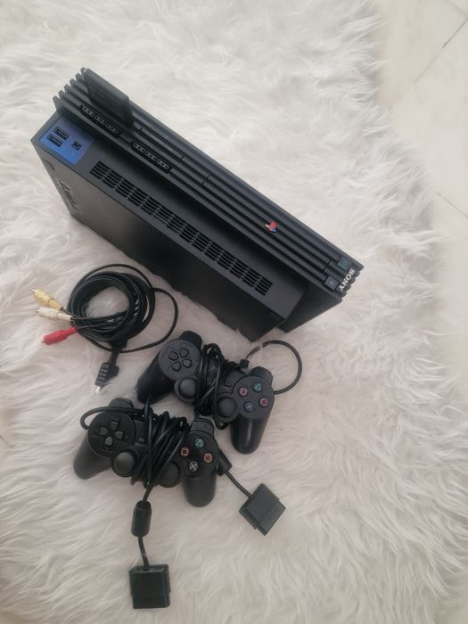 Playstation 2 com 2 comandos