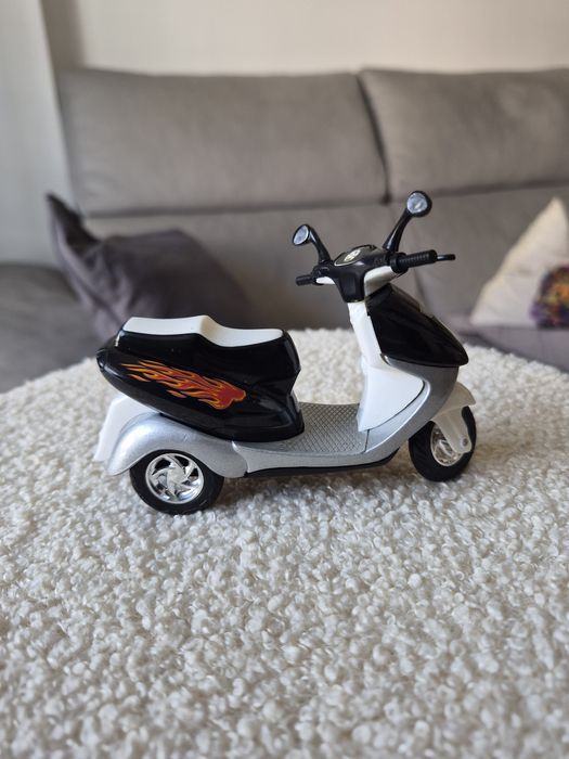 Scooter SS 4366 Escala 1/18