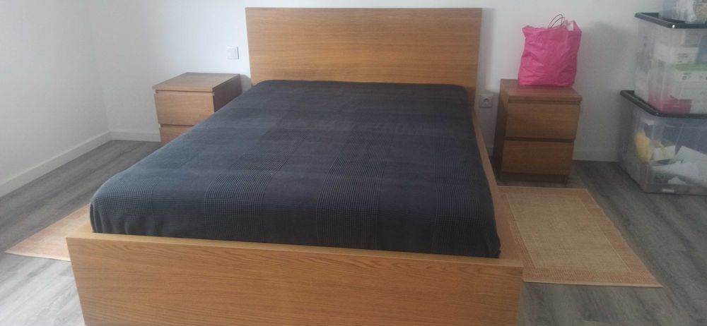 Cama + colchão + 2 mesinhas + cómoda Malm Ikea