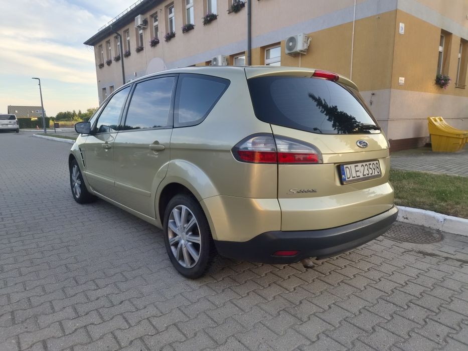 Ford  S-max  2.0, 140km