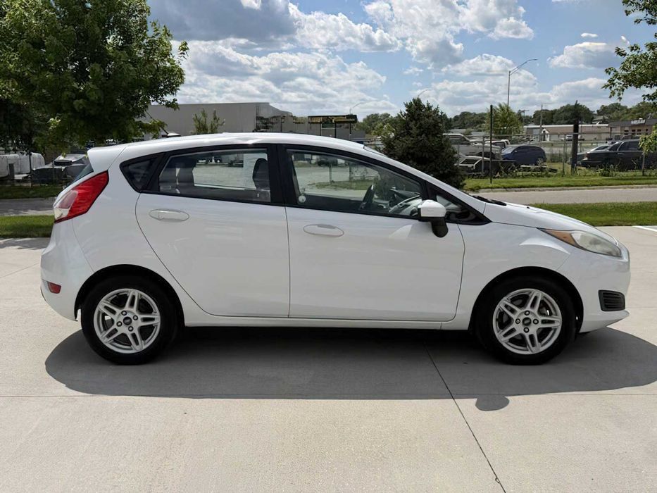 Ford Fiesta SE      2018