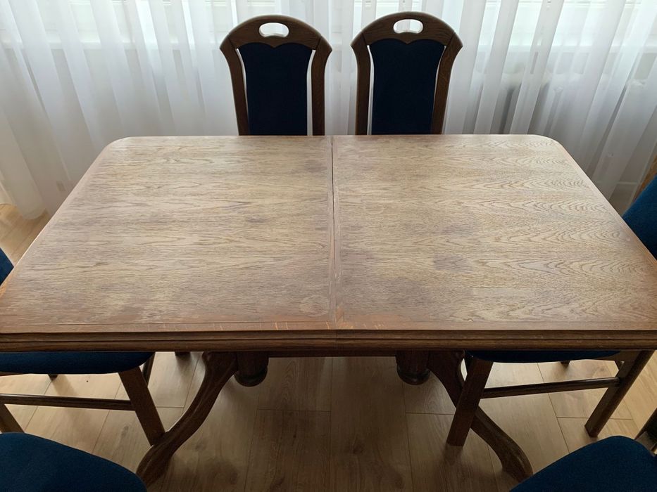 Sprzedam rozkładany stół dębowy z 8 krzesłami