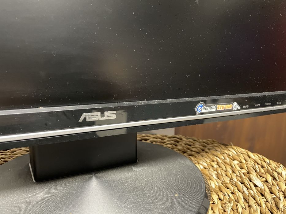 Monitor 24 ASUS z kamerą Full HD 1920 x 1080p stan bardzo dobry