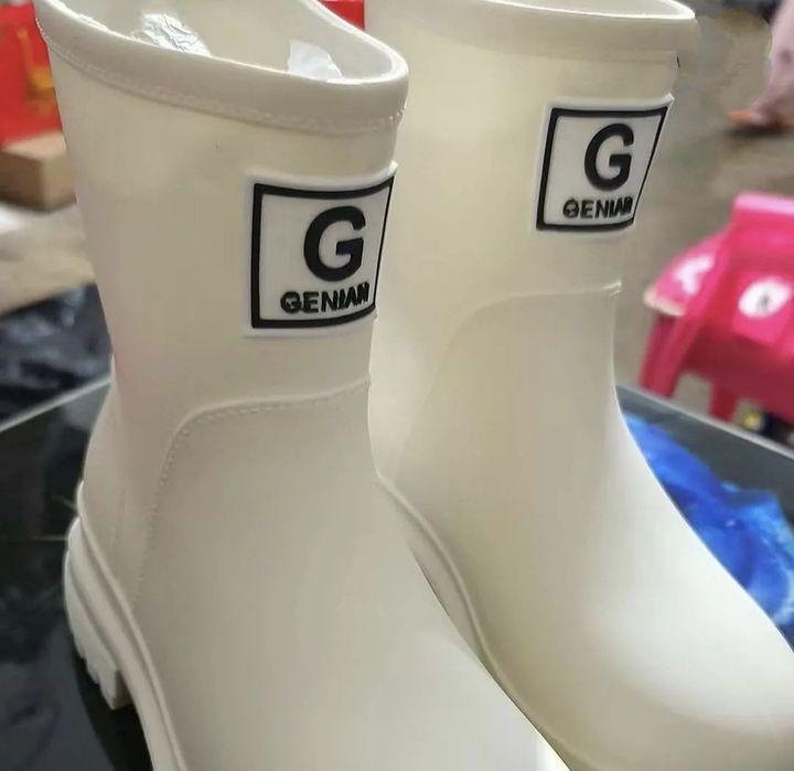 Чобітки гумові жіночі