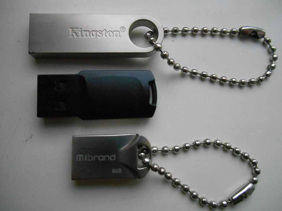 флешка Kingston 8 гб, 16 гб