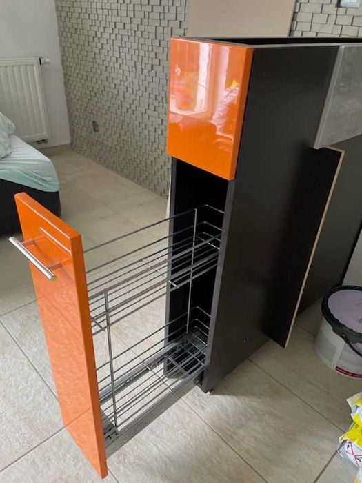 Cargo Szafka na przyprawy itd