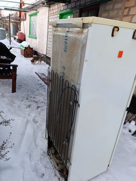 Продам холодильник