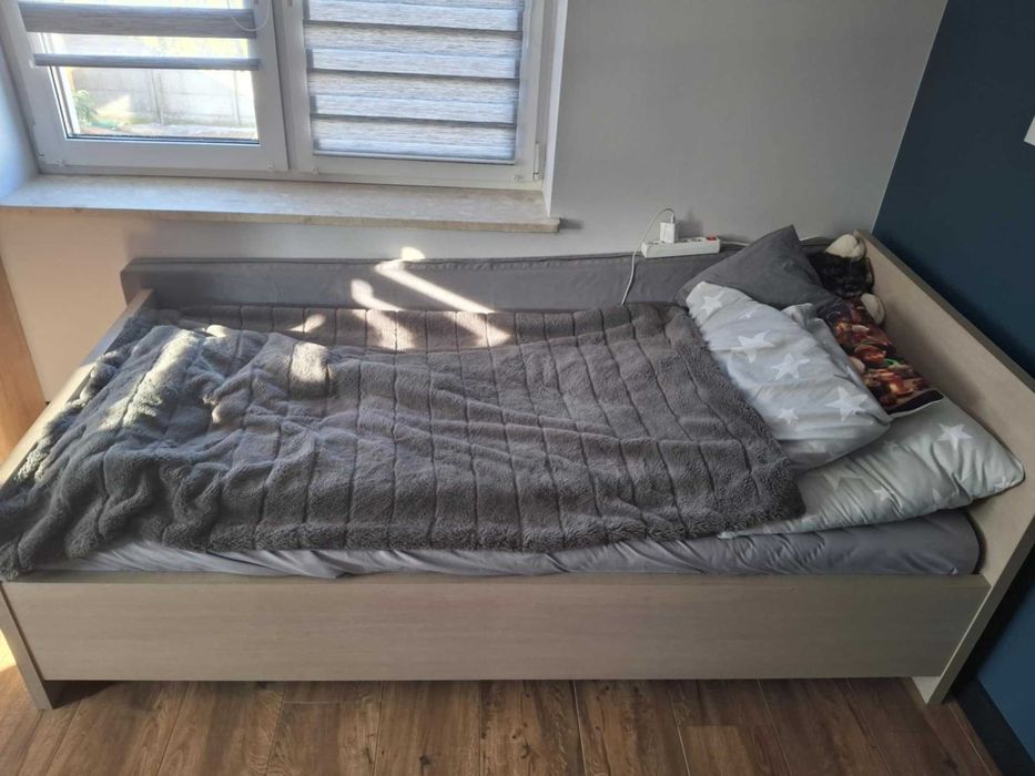 Łóżko jednoosobowe