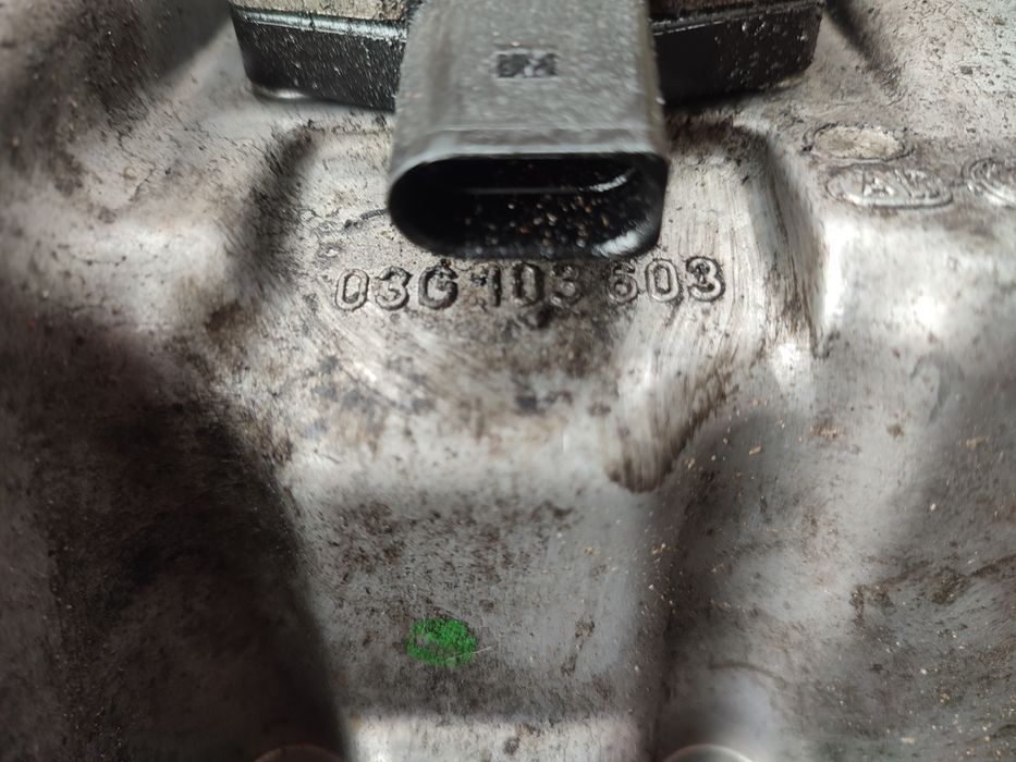 Масляний піддон двигуна  2.0тді Пасат Б6 Гольф 5 Шкода А5 03G103603