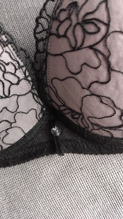 Biustonosz rozm. 70B.