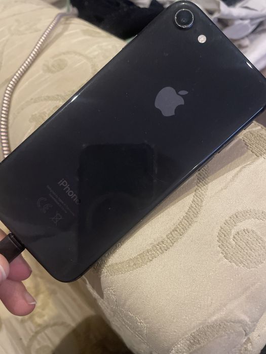 Iphone 8- 64g , a funcionar