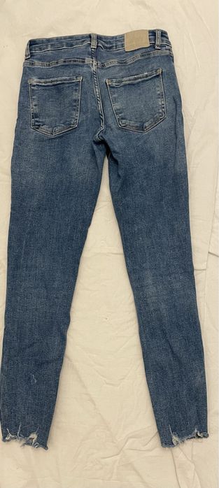 Jeansy niebieskie podarte zara rozmiar 38