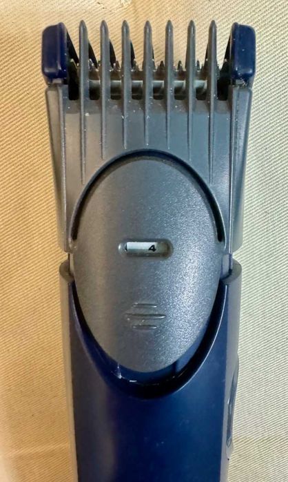 Máquina PHILIPS para Aparar Barba