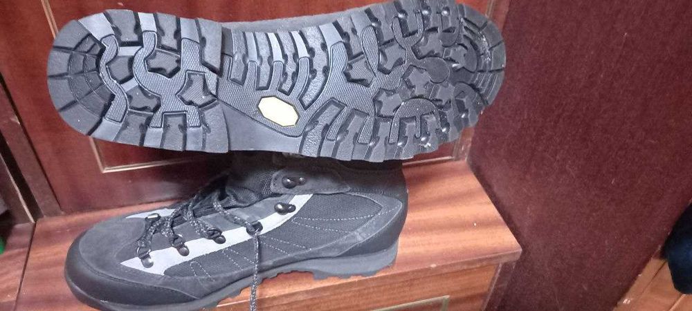 Р. 45 Мужские  треккинговые ботинки TECNICA MAKALU IV GTX Gore-Tex.