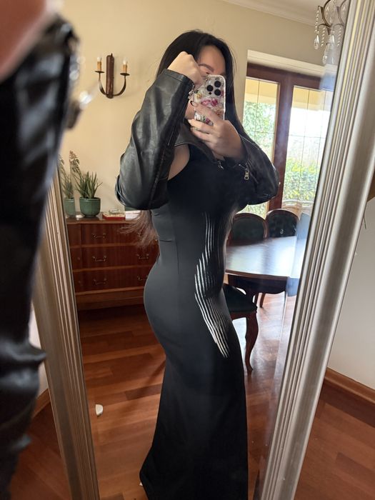 Obcisła sexy sukienka bodycon modelująca na ramiączka długa hardcore