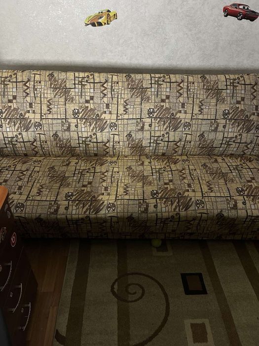 Диван на дачу  в нормальном состоянии