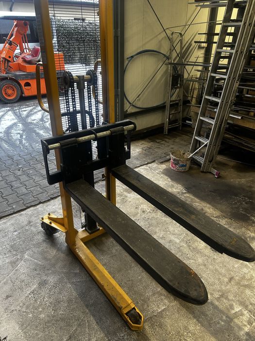 Wózek paletowy ręczny  1,5 t/1,6m