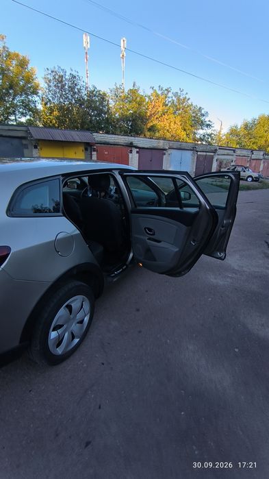 Продам renault megane 2009 года 1.5 дизель