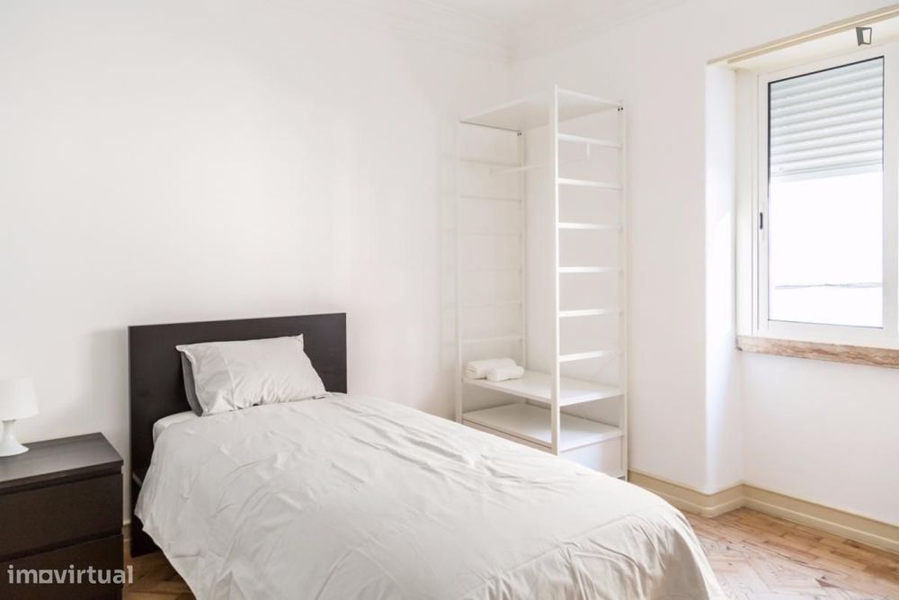 Quarto - localizado em Santa Apolónia Lisbon