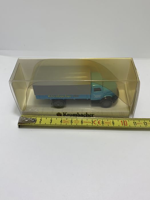 Camião Henschel HS 100 da Wiking escala 1/87