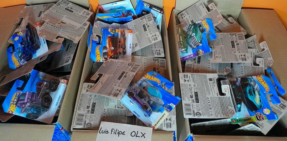 Lotes 40 HOTWHEELS *Sortidos*