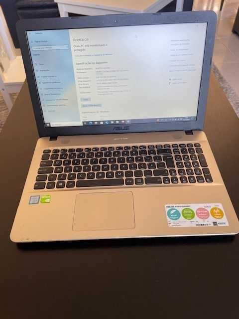 Computador portátil ASUS I5 com 3,1 Ghz de velocidade