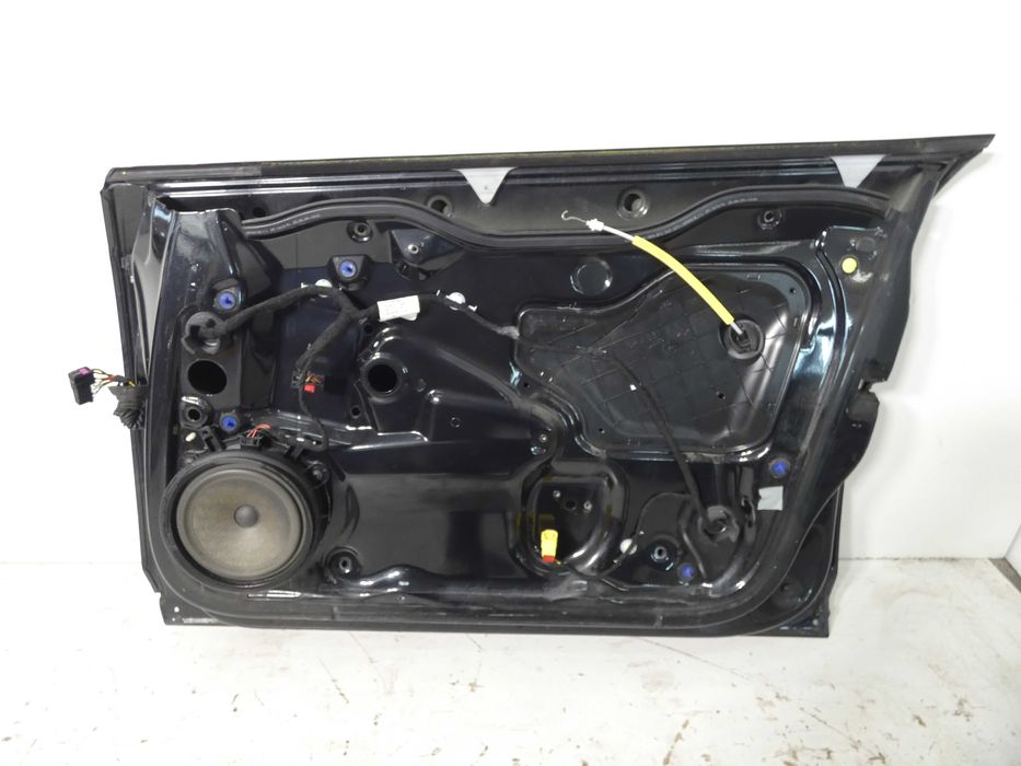 AUDI A3 8P 5D drzwi prawe przód przednie czarne LZ9Y Gorlice AE33